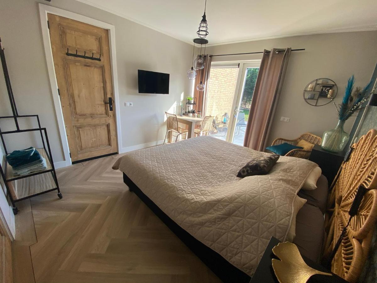 Bed & Breakfast Paauwze *